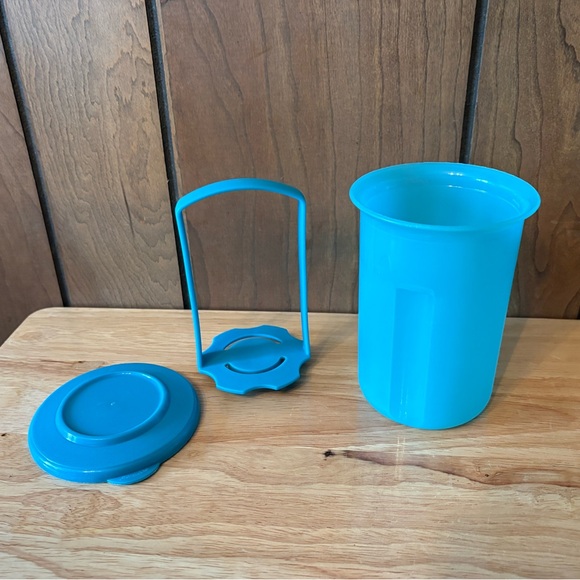 Tupperware Mini Pick-A-Deli - Picture 3 of 6